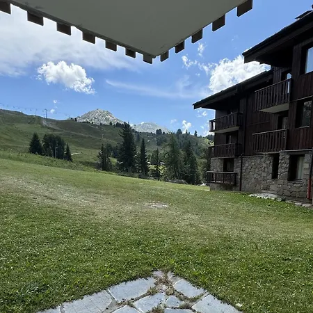 Apartment Amethyste - Confortable - Acces Direct Aux Pistes - Vue Pistes - Rez-de-chaussee Mae-3670 La Plagne